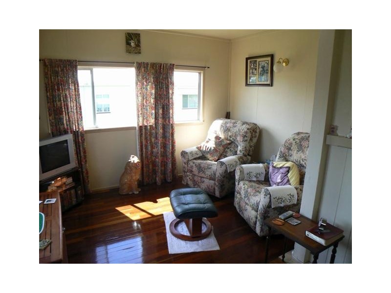 9 Union St, Torbanlea QLD 4662