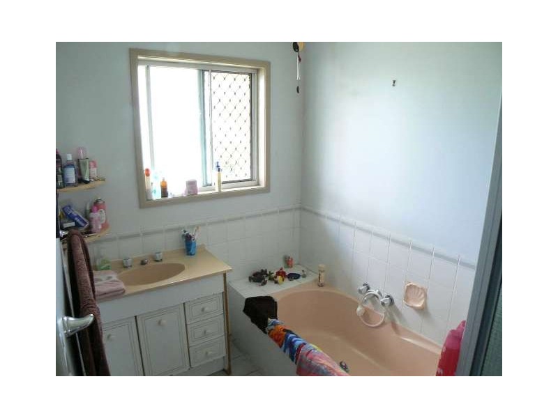 4 Bangalow Ct, Kawungan QLD 4655