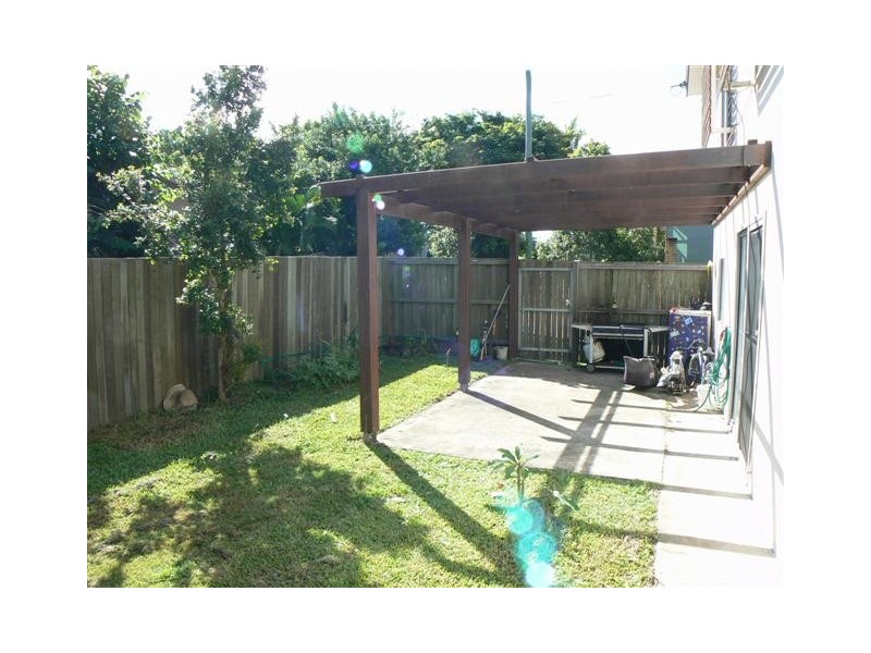 U 1+2 / 63 Queens Rd, Scarness QLD 4655