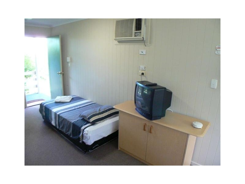 U2/1 Shell St, Urangan QLD 4655