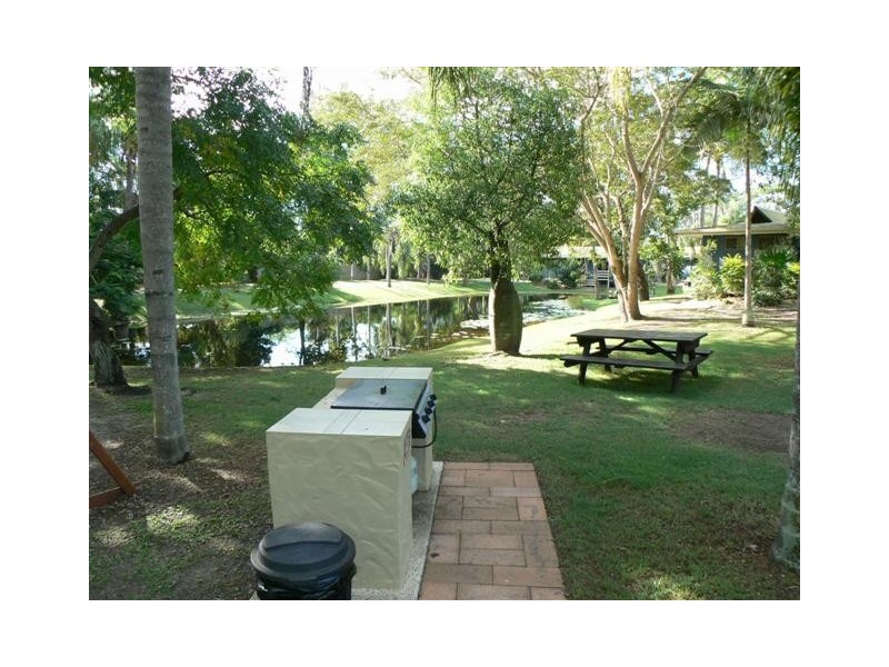 U2/1 Shell St, Urangan QLD 4655