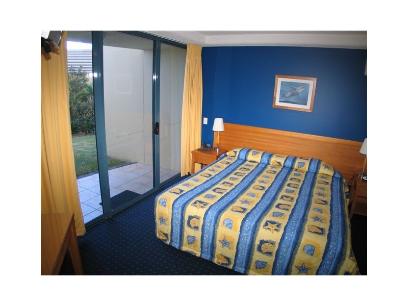 129 Mantra Resort, Buccaneer Dr, Urangan QLD 4655