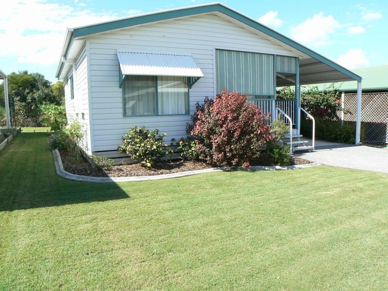 37 Pelican Ave, Pialba QLD 4655
