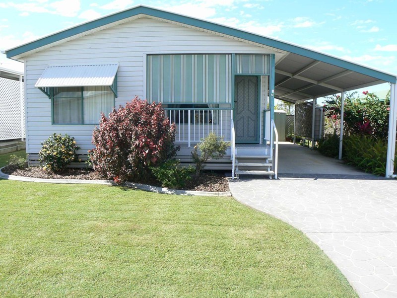 37 Pelican Ave, Pialba QLD 4655