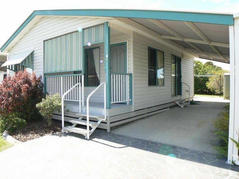 37 Pelican Ave, Pialba QLD 4655