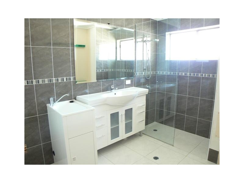 8/479 Esplanade, Torquay QLD 4655