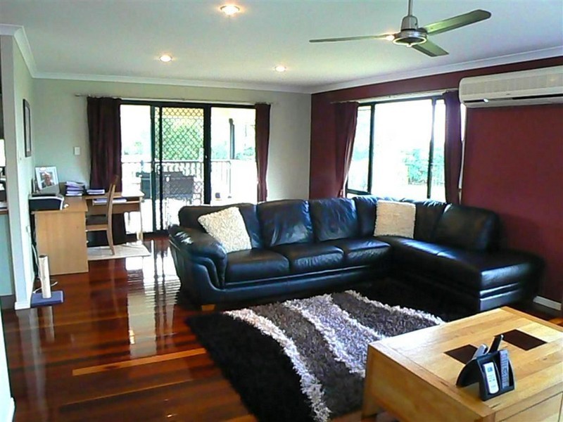 113 Swan Dr, Booral QLD 4655