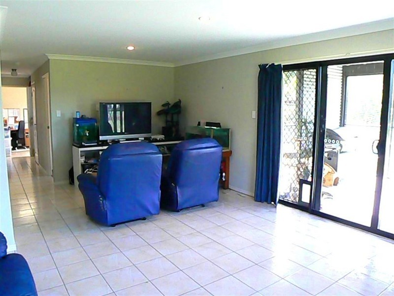 113 Swan Dr, Booral QLD 4655