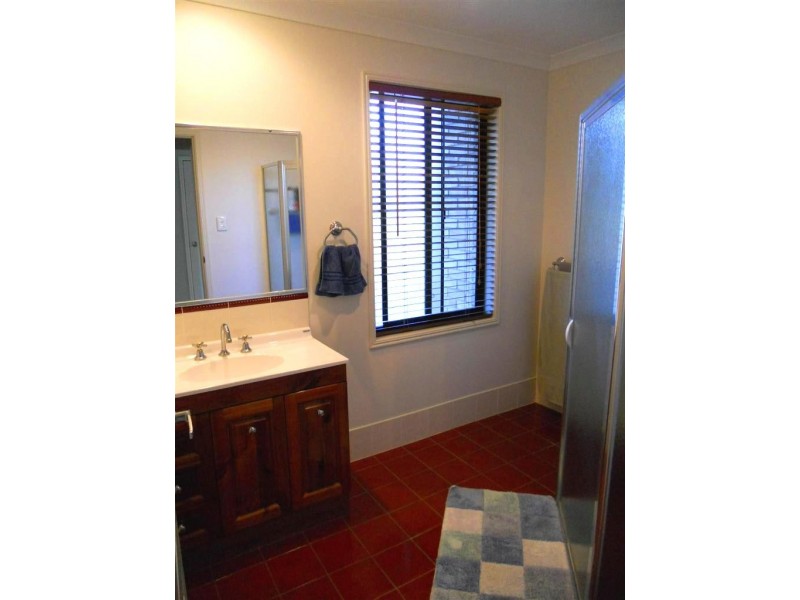 113 Swan Dr, Booral QLD 4655