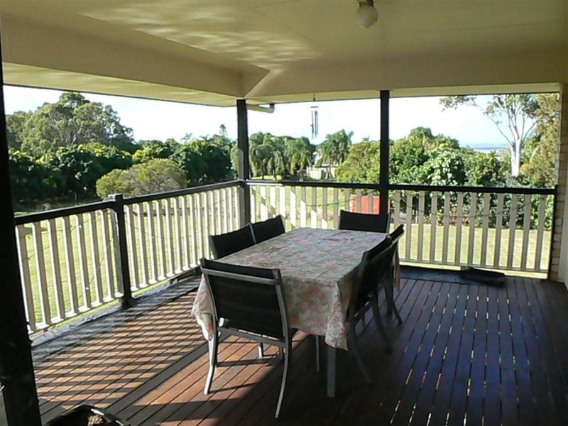 113 Swan Dr, Booral QLD 4655