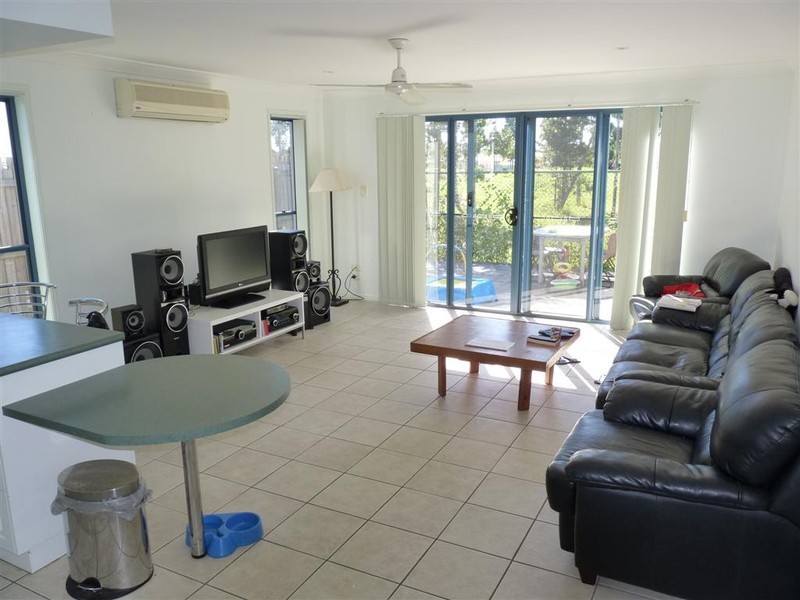 1/83 Ibis Blvd, Eli Waters QLD 4655