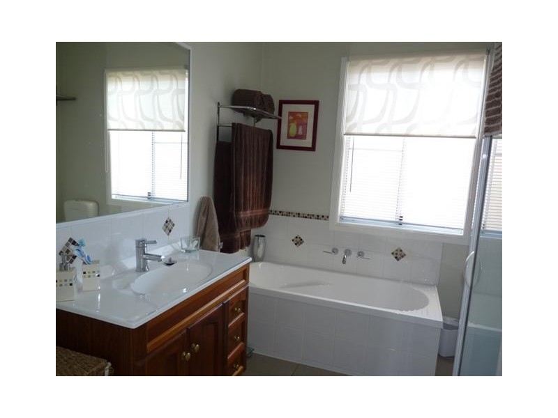 53 East St, Scarness QLD 4655