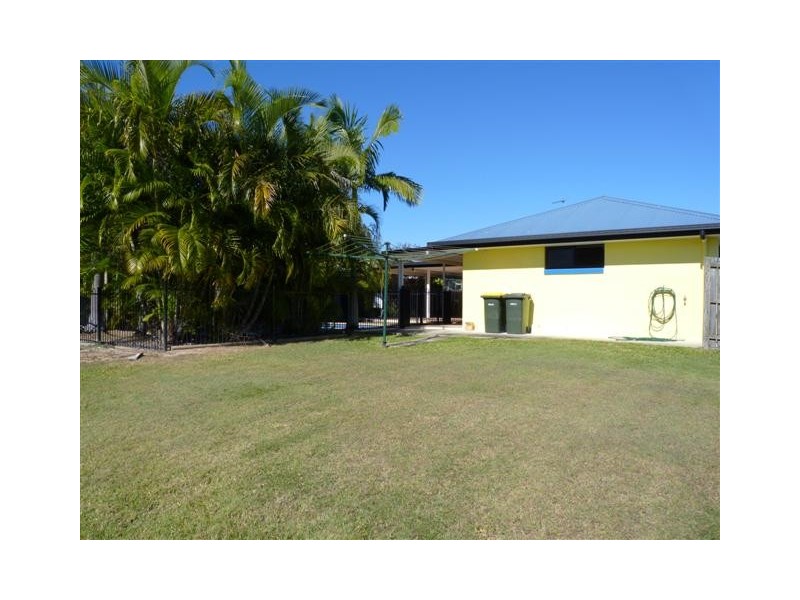 2 Woralie Way, Urraween QLD 4655