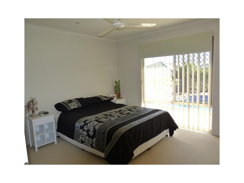 3 Bayswater Dr, Urraween QLD 4655