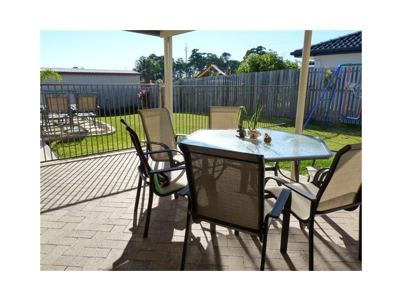 3 Bayswater Dr, Urraween QLD 4655