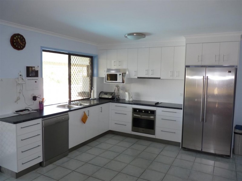 90 Pacific Dr, Booral QLD 4655