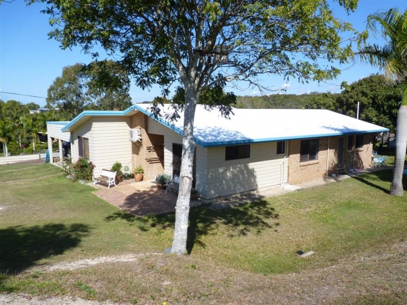 90 Pacific Dr, Booral QLD 4655