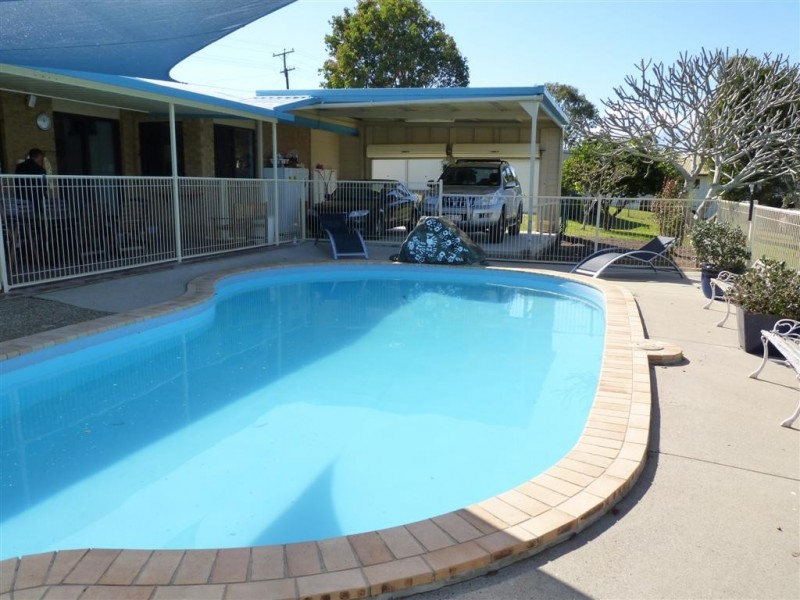 90 Pacific Dr, Booral QLD 4655