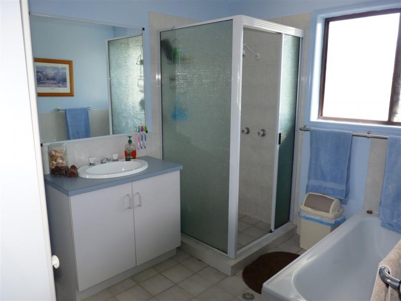 90 Pacific Dr, Booral QLD 4655