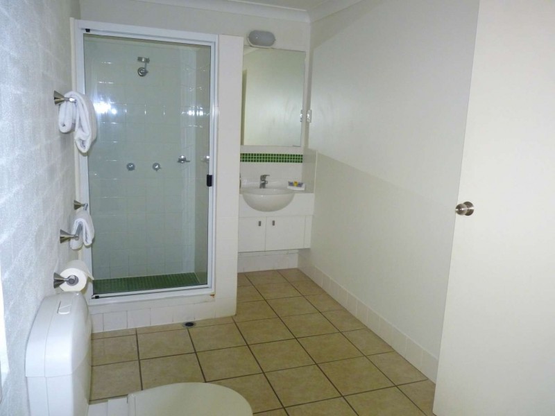 2/13 Ann St, Torquay QLD 4655