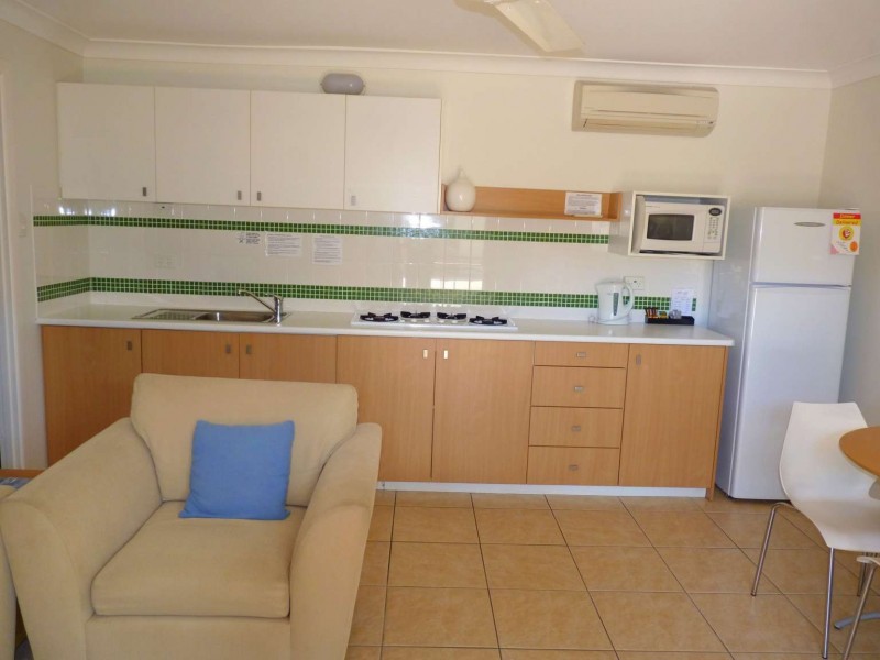 2/13 Ann St, Torquay QLD 4655