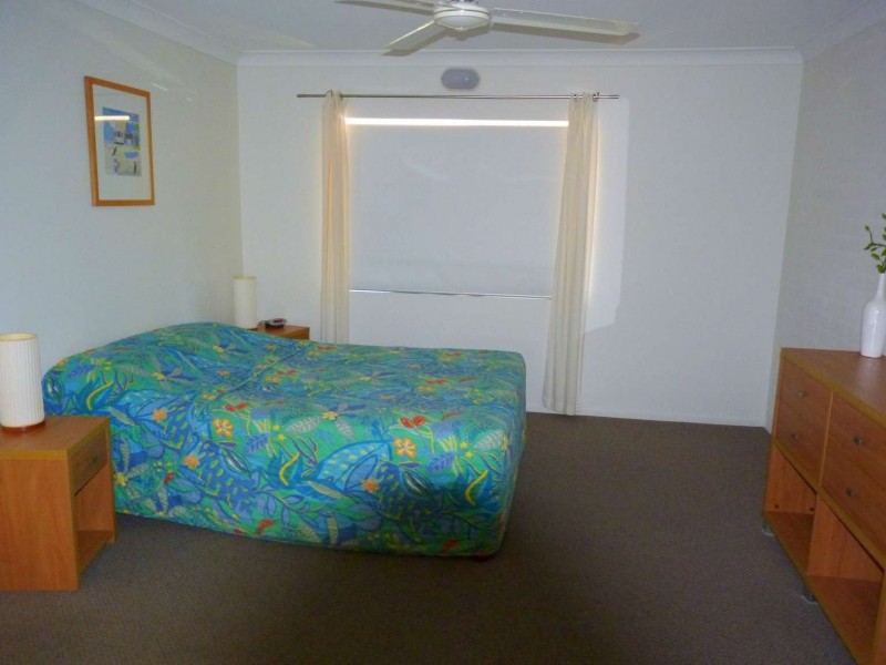 2/13 Ann St, Torquay QLD 4655