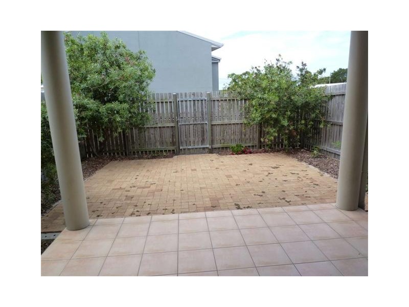 24/30 East St, Scarness QLD 4655