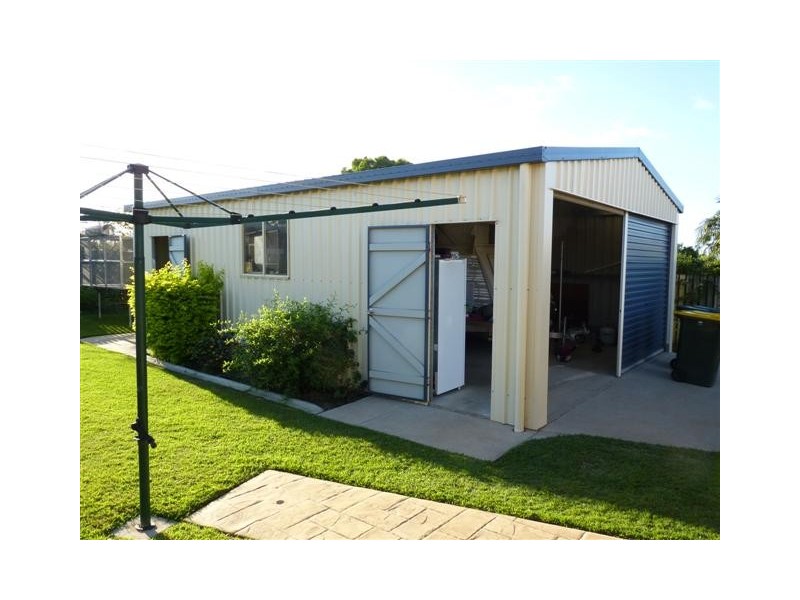 21 Ian Ave, Kawungan QLD 4655