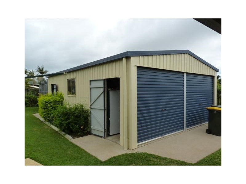 21 Ian Ave, Kawungan QLD 4655