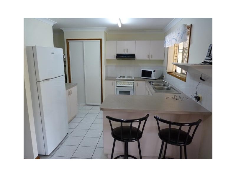 21 Ian Ave, Kawungan QLD 4655