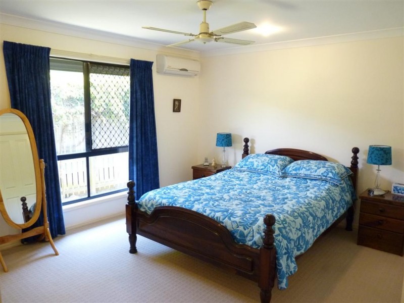 17 Earls Ct, Point Vernon QLD 4655