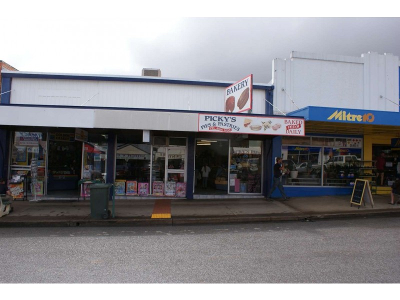 35 Newton St, Monto QLD 4630
