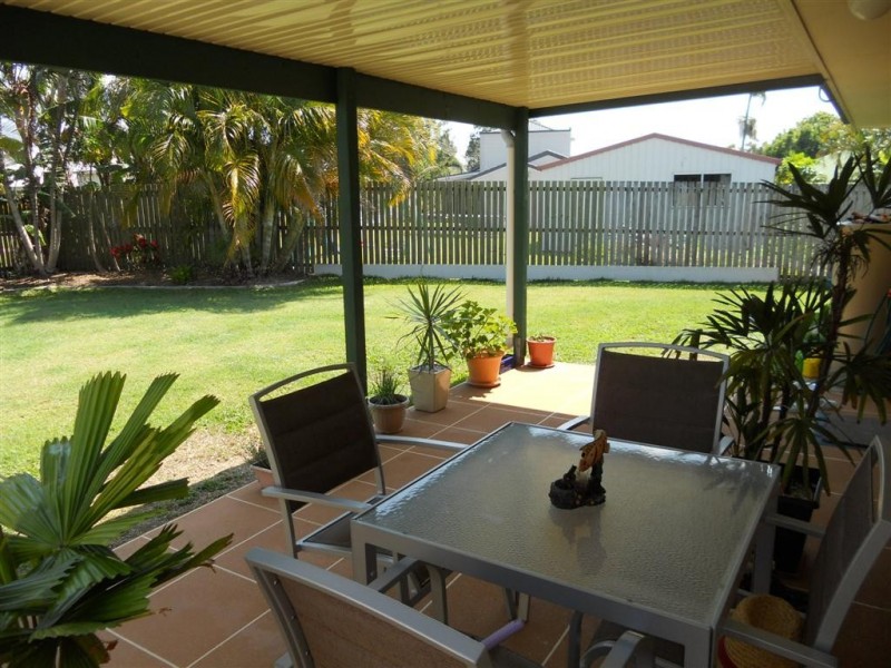 2-1 Alana Crt, Torquay QLD 4655