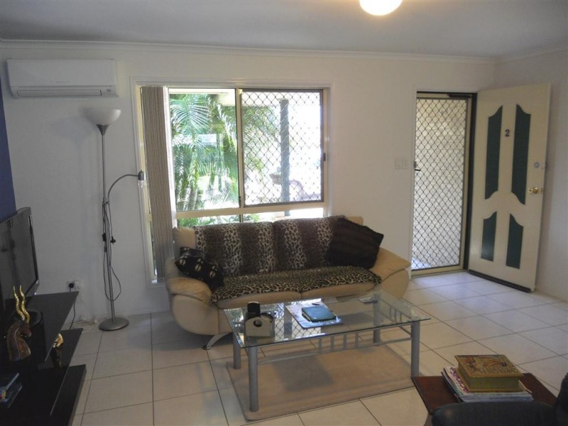 2-1 Alana Crt, Torquay QLD 4655