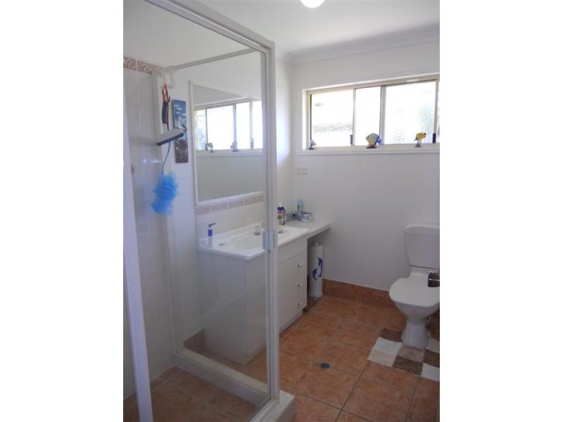 2-1 Alana Crt, Torquay QLD 4655