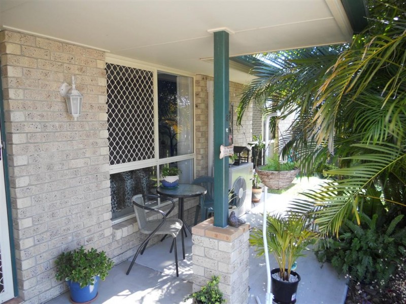 2-1 Alana Crt, Torquay QLD 4655