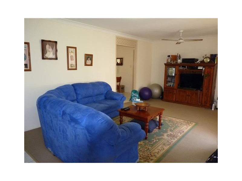 3 Bergin Ct, Torquay QLD 4655