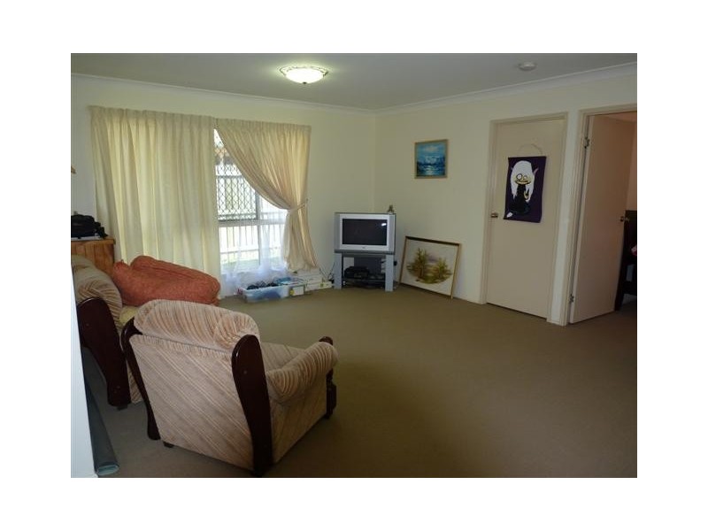 3 Bergin Ct, Torquay QLD 4655