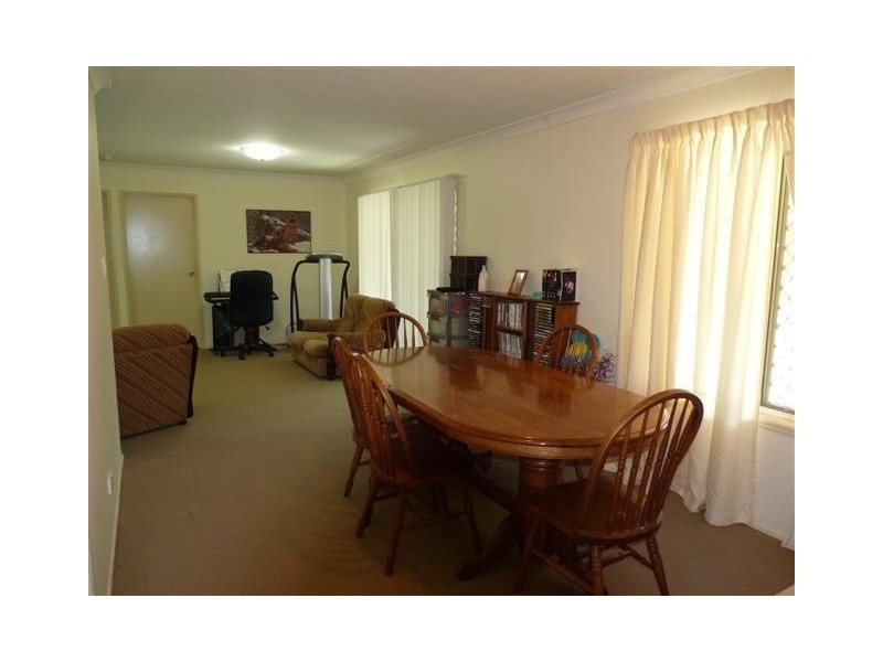 3 Bergin Ct, Torquay QLD 4655