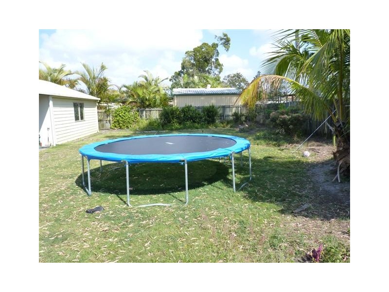 3 Bergin Ct, Torquay QLD 4655