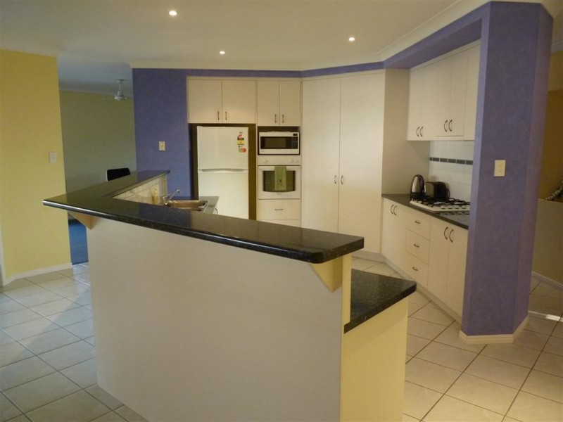48 Heather Way, Urraween QLD 4655