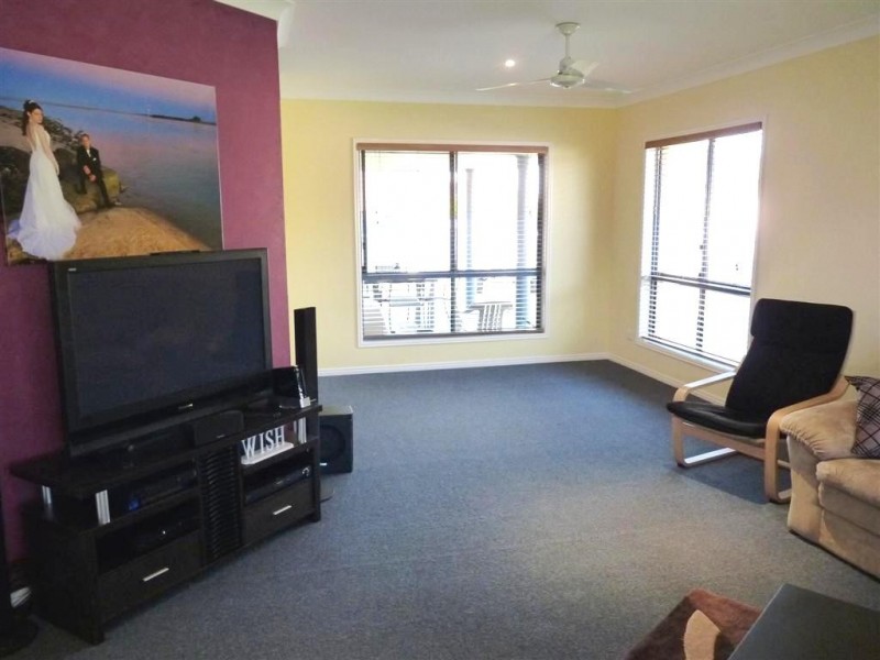 48 Heather Way, Urraween QLD 4655