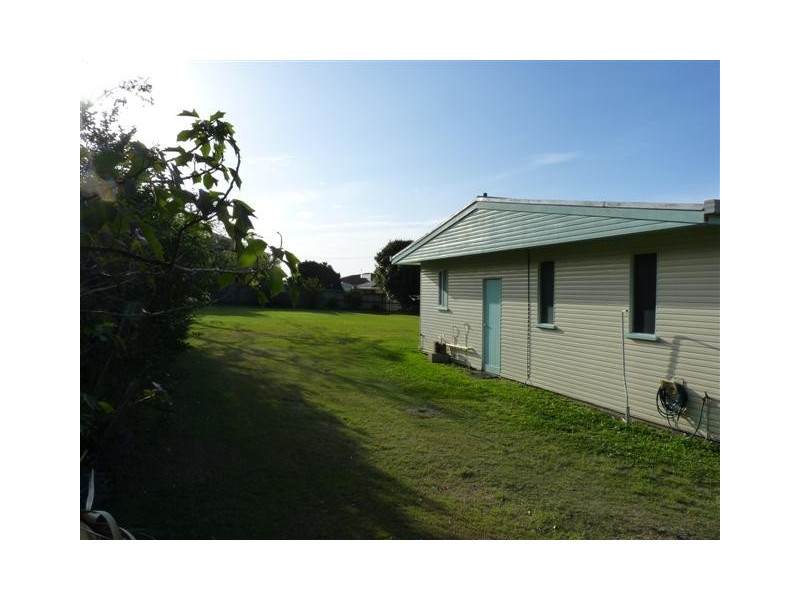 43 Bideford St, Torquay QLD 4655