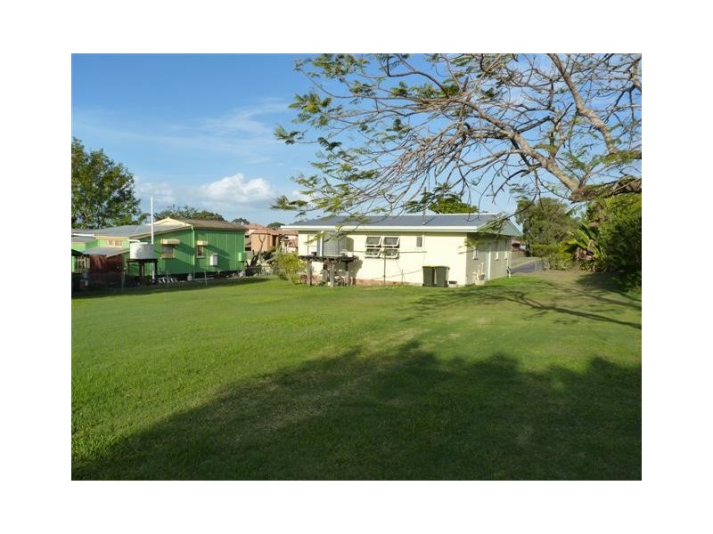43 Bideford St, Torquay QLD 4655