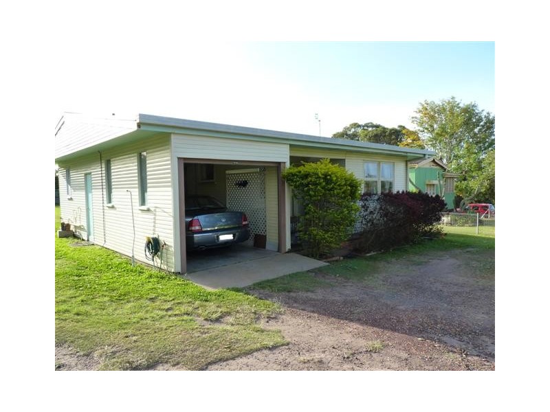 43 Bideford St, Torquay QLD 4655