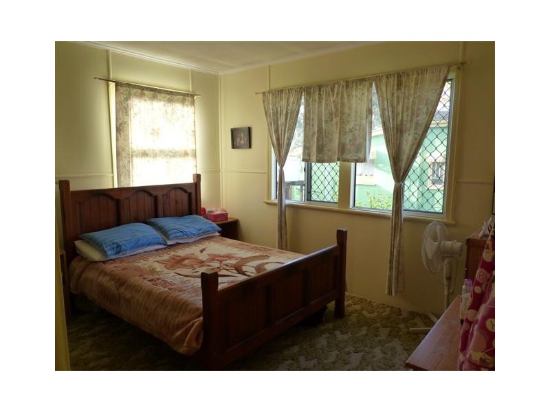 43 Bideford St, Torquay QLD 4655