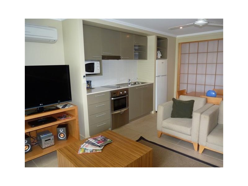 118/569 Esplanade, Urangan QLD 4655