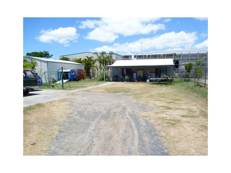 87 Old Maryborough Rd, Pialba QLD 4655