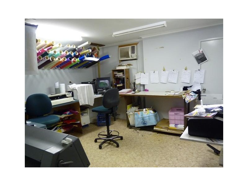 87 Old Maryborough Rd, Pialba QLD 4655