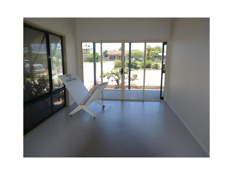 87 Old Maryborough Rd, Pialba QLD 4655